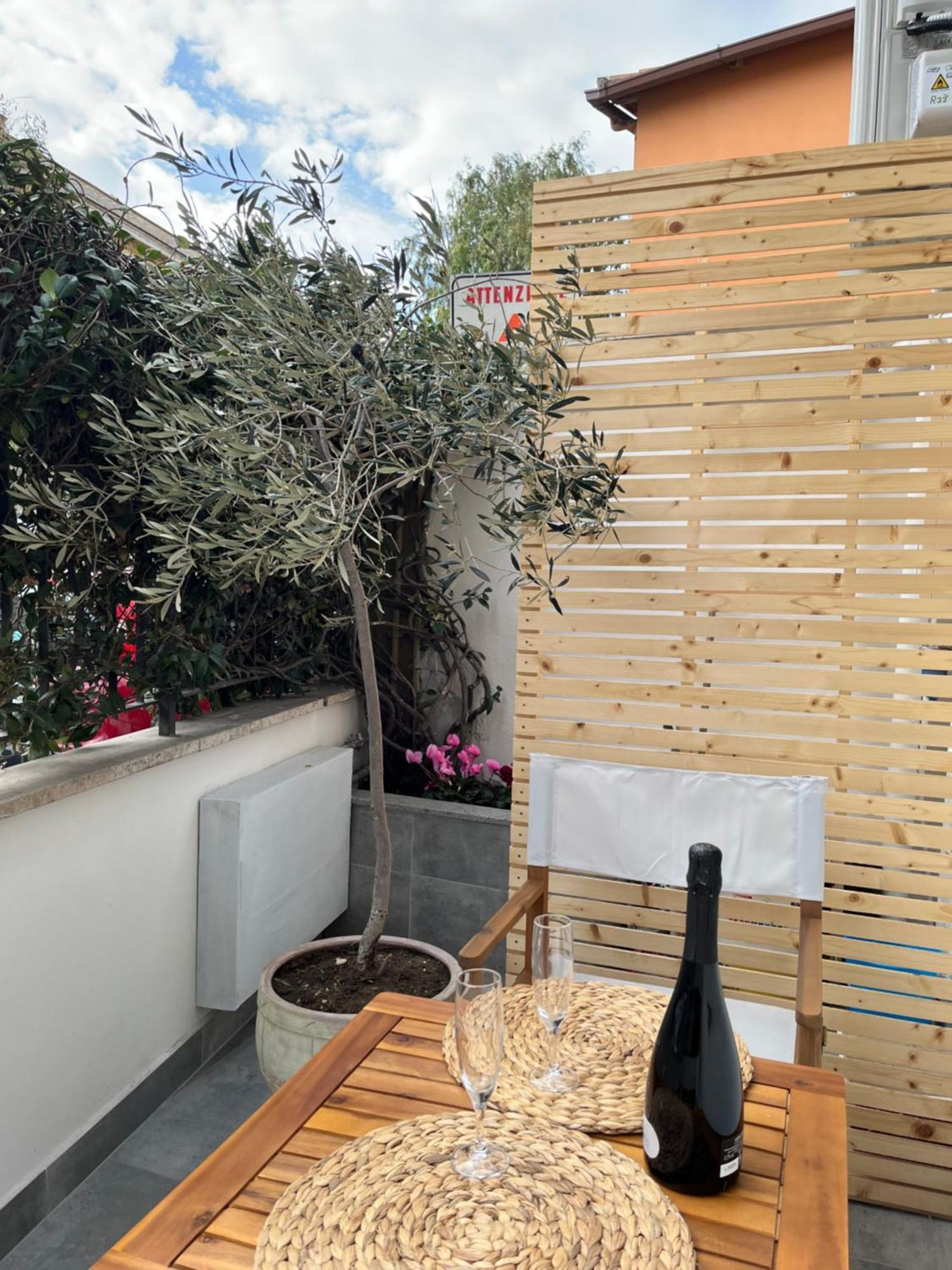 La Maison Appartement - A 200M Dal Porto チビタベッキア エクステリア 写真
